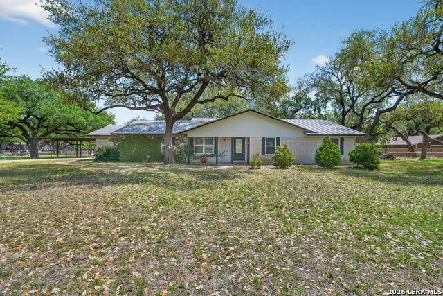 100 Crestline Pleasanton, TX 78064