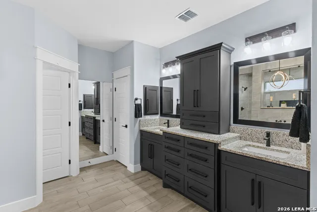 9991 Crow Ln Adkins, TX 78101