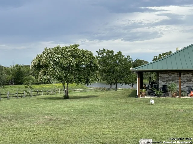 1912 Seminole Tr Dale, TX 78616