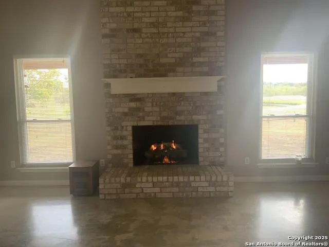 1912 Seminole Tr Dale, TX 78616