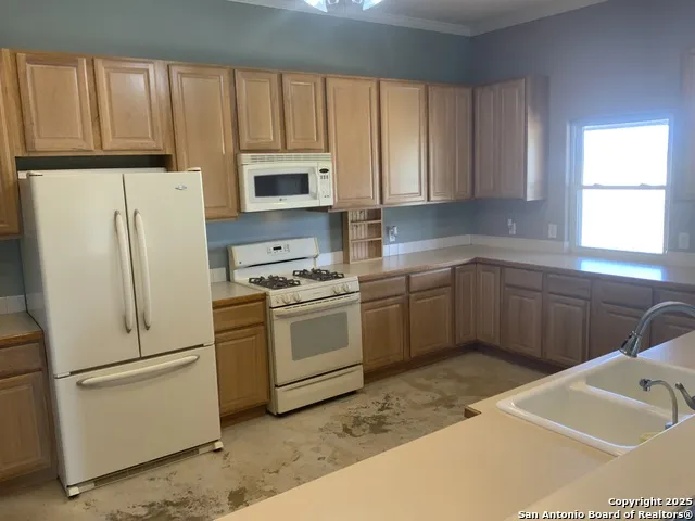 1912 Seminole Tr Dale, TX 78616