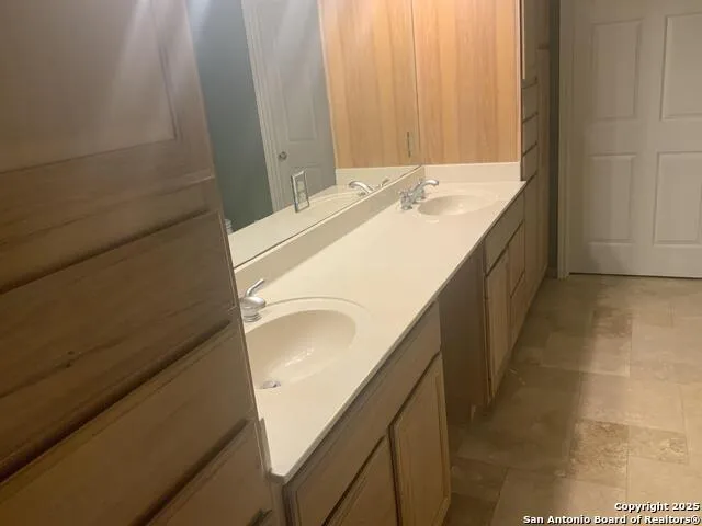 1912 Seminole Tr Dale, TX 78616