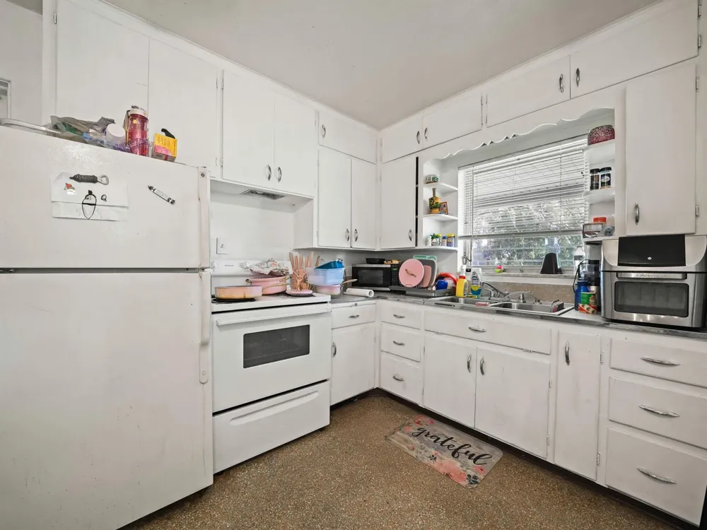 657 Ave C SW Winter Haven, FL 33880