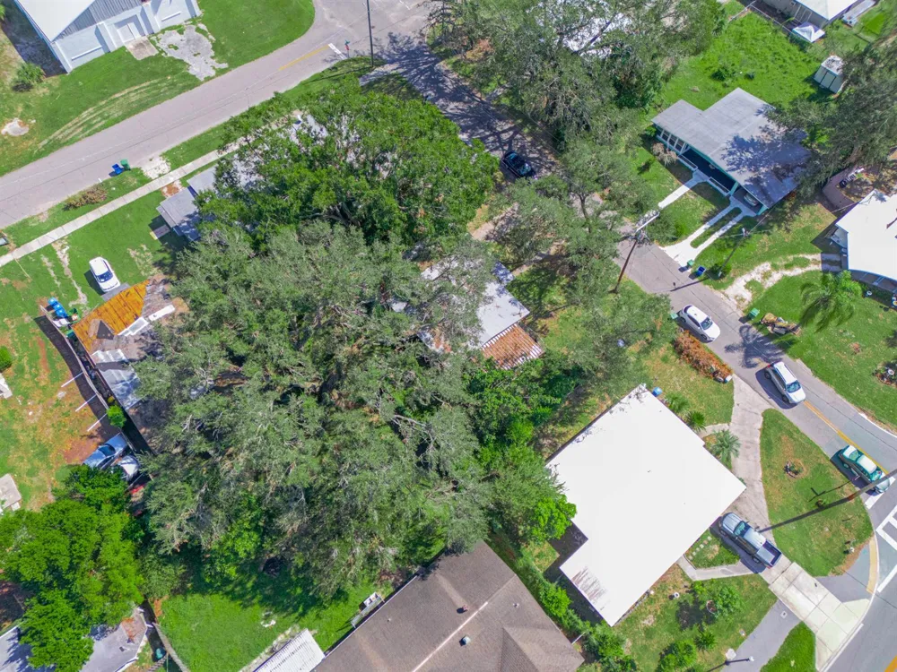 657 Ave C SW Winter Haven, FL 33880