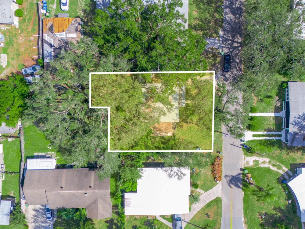 657 Ave C SW Winter Haven, FL 33880