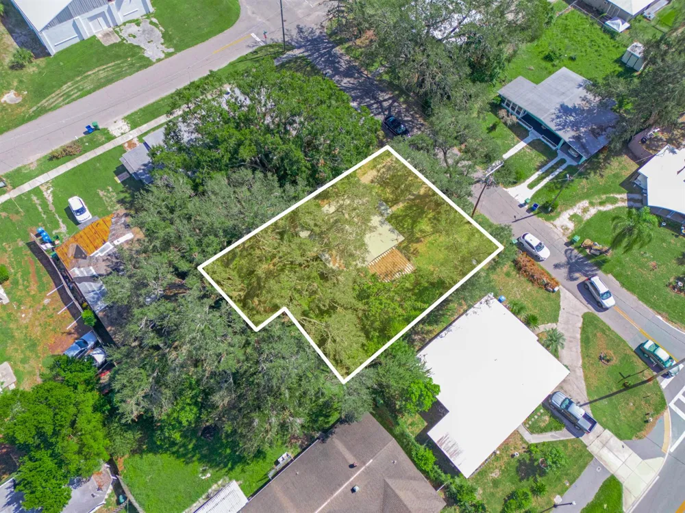 657 Ave C SW Winter Haven, FL 33880