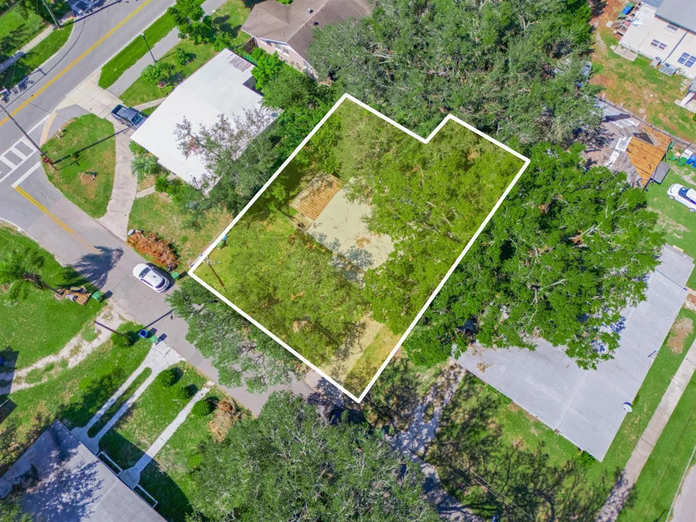 657 Ave C SW Winter Haven, FL 33880