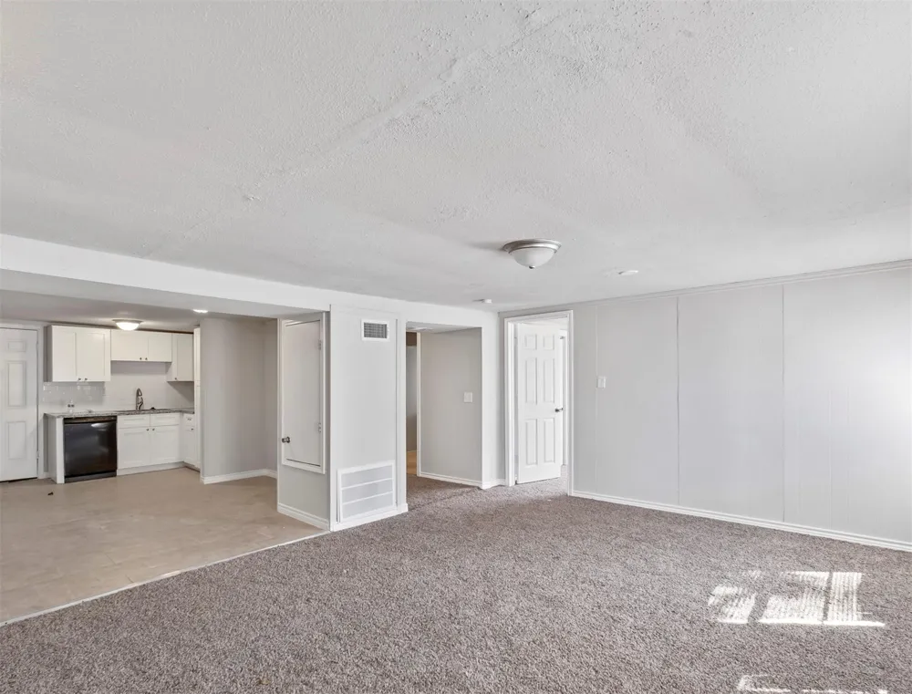 741 Vine Street Clute, TX 77531