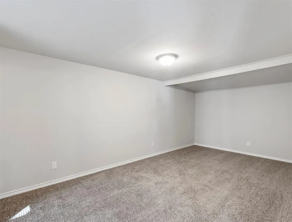 741 Vine Street Clute, TX 77531