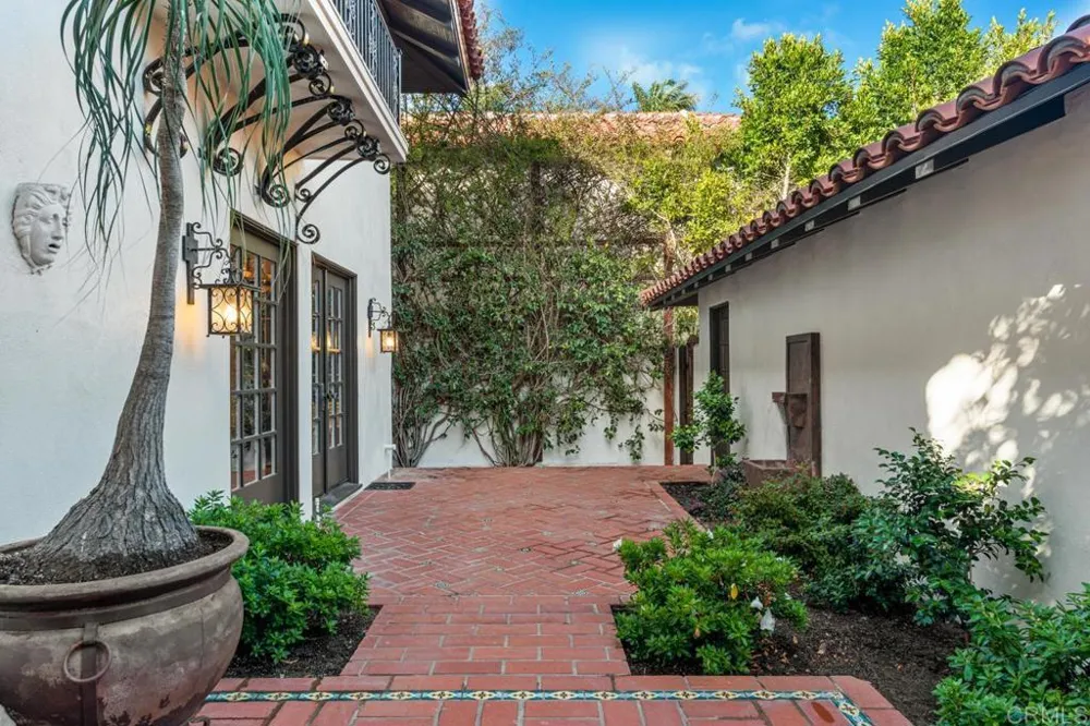 1015 Alameda Boulevard Coronado, CA 92118