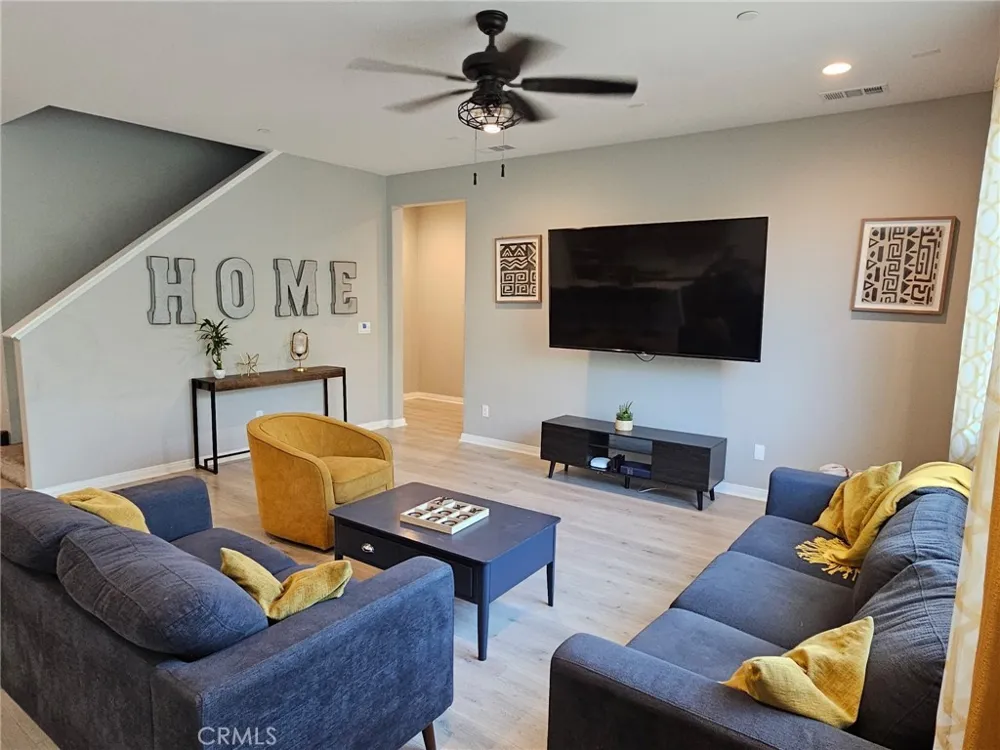 4633 Eagle Perris, CA 92571