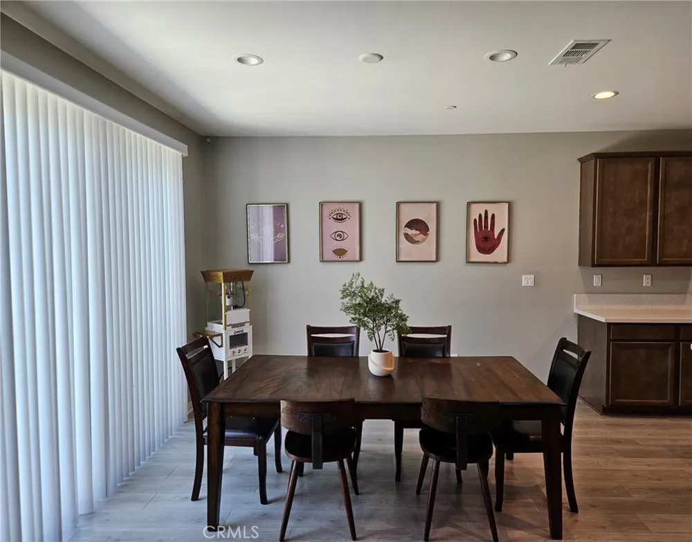 4633 Eagle Perris, CA 92571