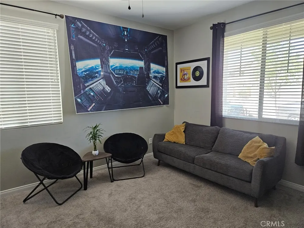 4633 Eagle Perris, CA 92571