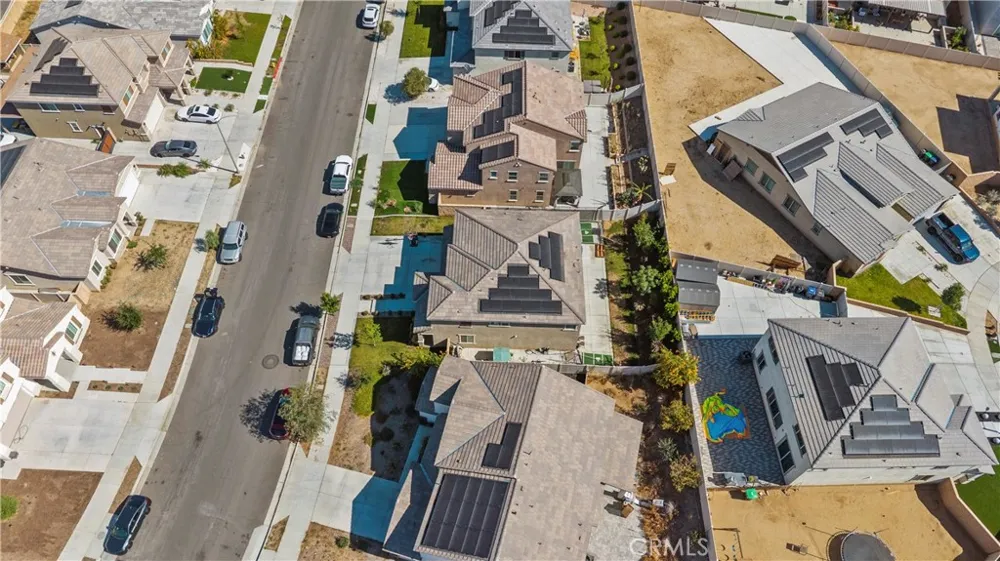 4633 Eagle Perris, CA 92571