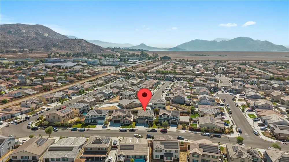 4633 Eagle Perris, CA 92571