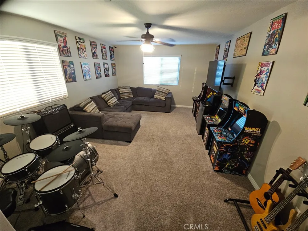 4633 Eagle Perris, CA 92571