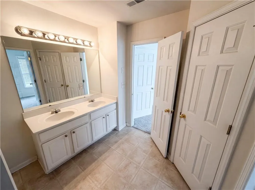 4660 Creekside Villas Way SE Smyrna, GA 30082