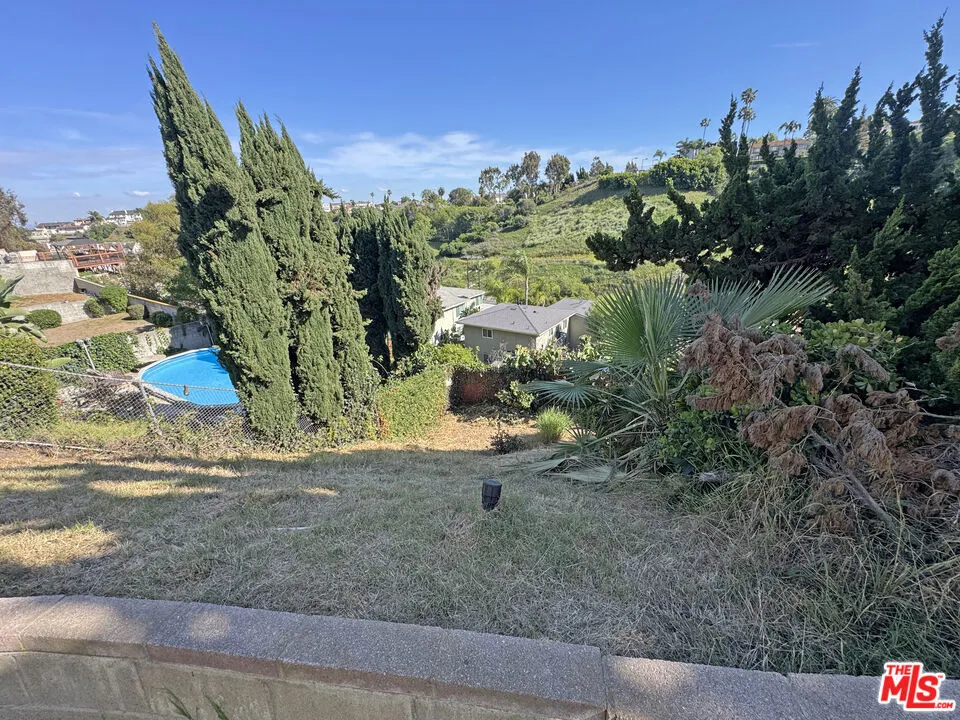 4192 Don Luis Drive Los Angeles, CA 90008