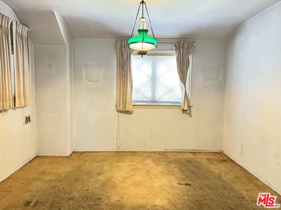 4192 Don Luis Drive Los Angeles, CA 90008