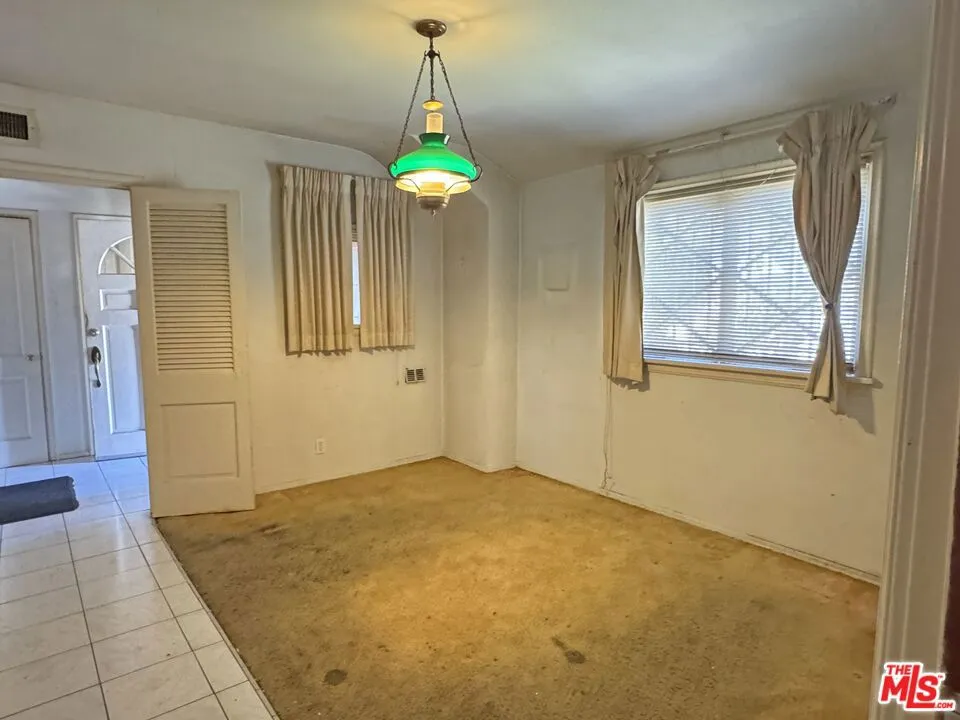 4192 Don Luis Drive Los Angeles, CA 90008