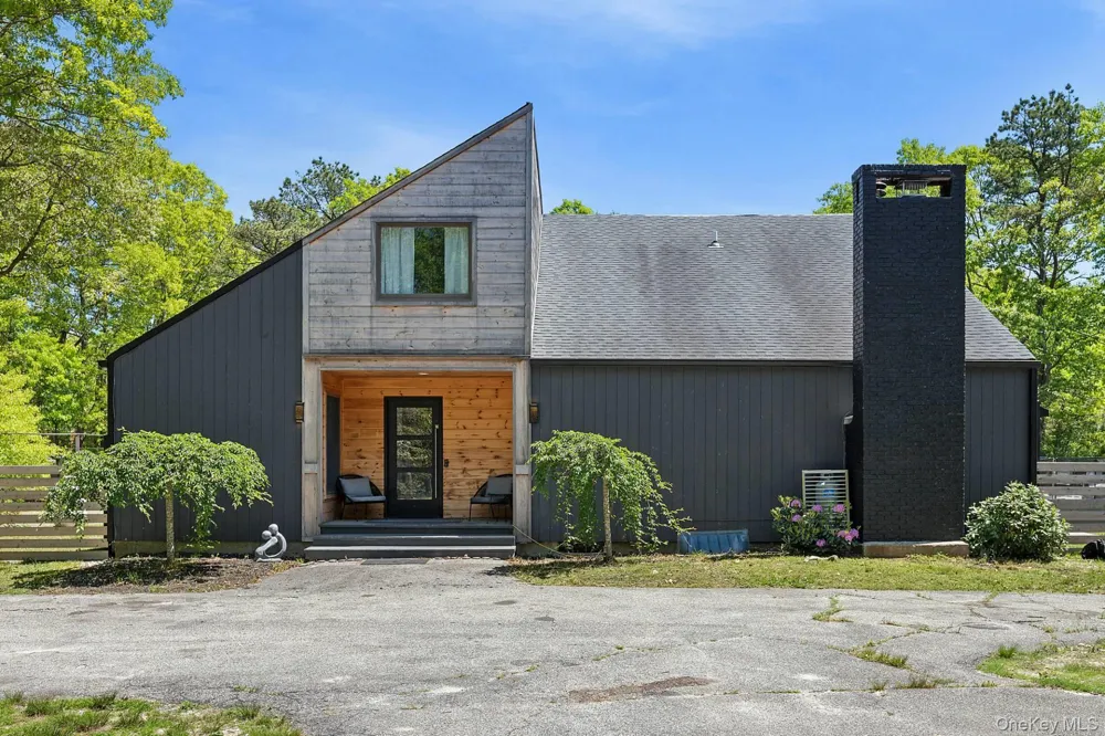12 North Quarter Rd Westhampton, NY 11977