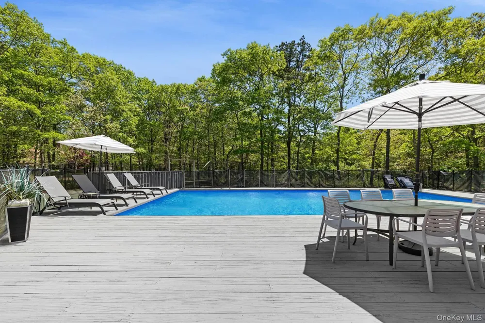12 North Quarter Rd Westhampton, NY 11977