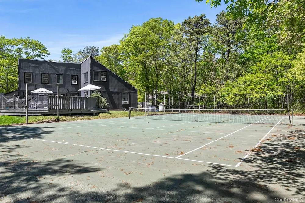12 North Quarter Rd Westhampton, NY 11977