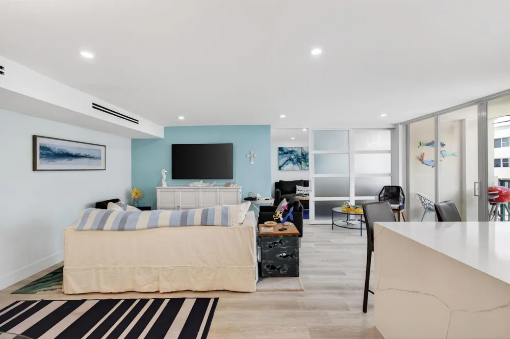 1236 Hillsboro Mile #406 Hillsboro Beach, FL 33062
