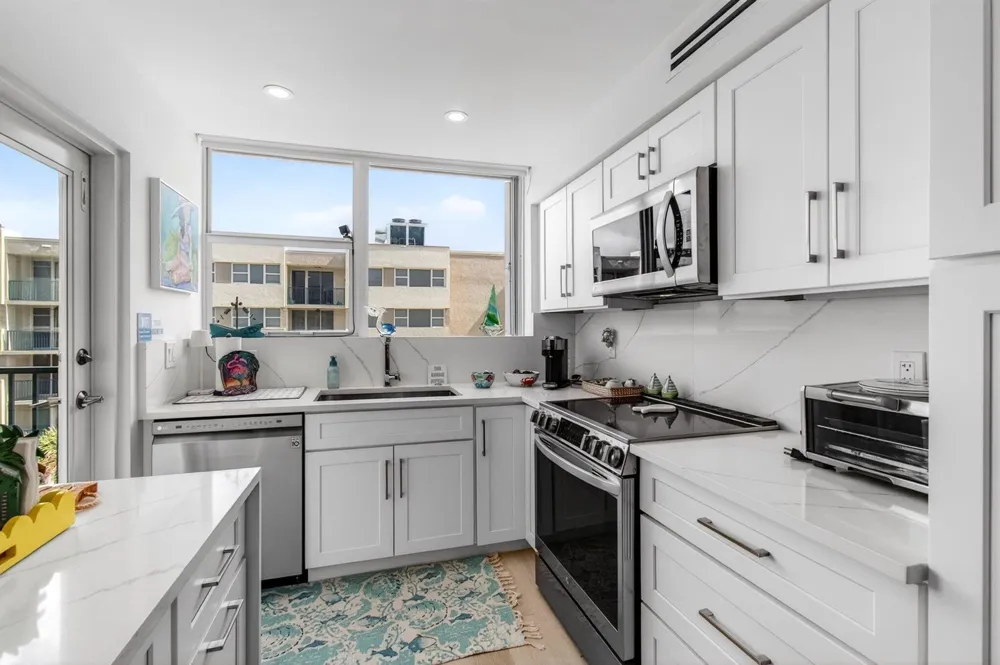 1236 Hillsboro Mile #406 Hillsboro Beach, FL 33062