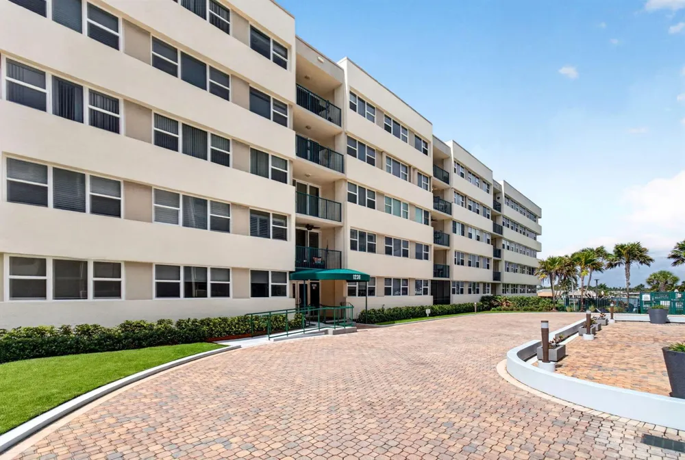 1236 Hillsboro Mile #406 Hillsboro Beach, FL 33062