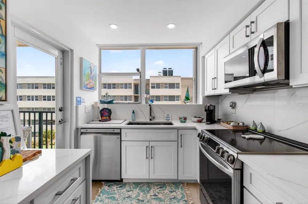 1236 Hillsboro Mile #406 Hillsboro Beach, FL 33062