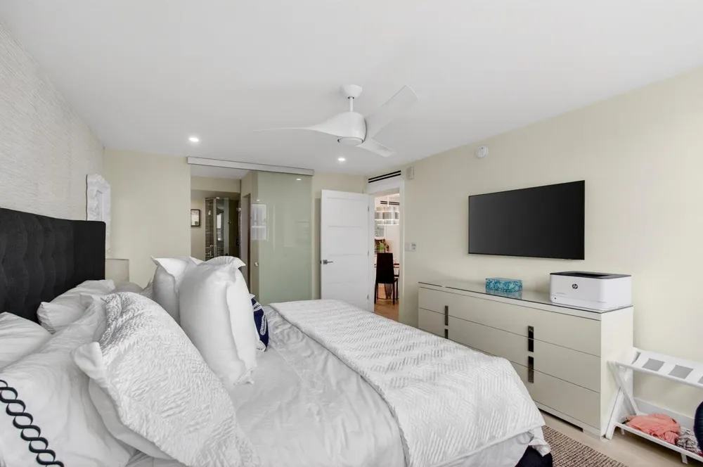 1236 Hillsboro Mile #406 Hillsboro Beach, FL 33062
