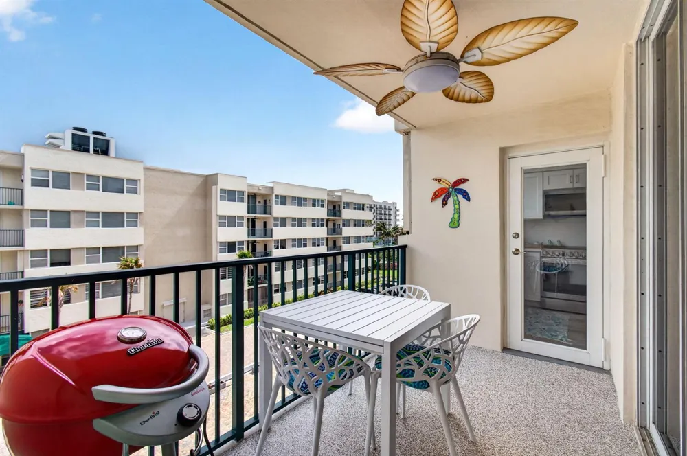 1236 Hillsboro Mile #406 Hillsboro Beach, FL 33062