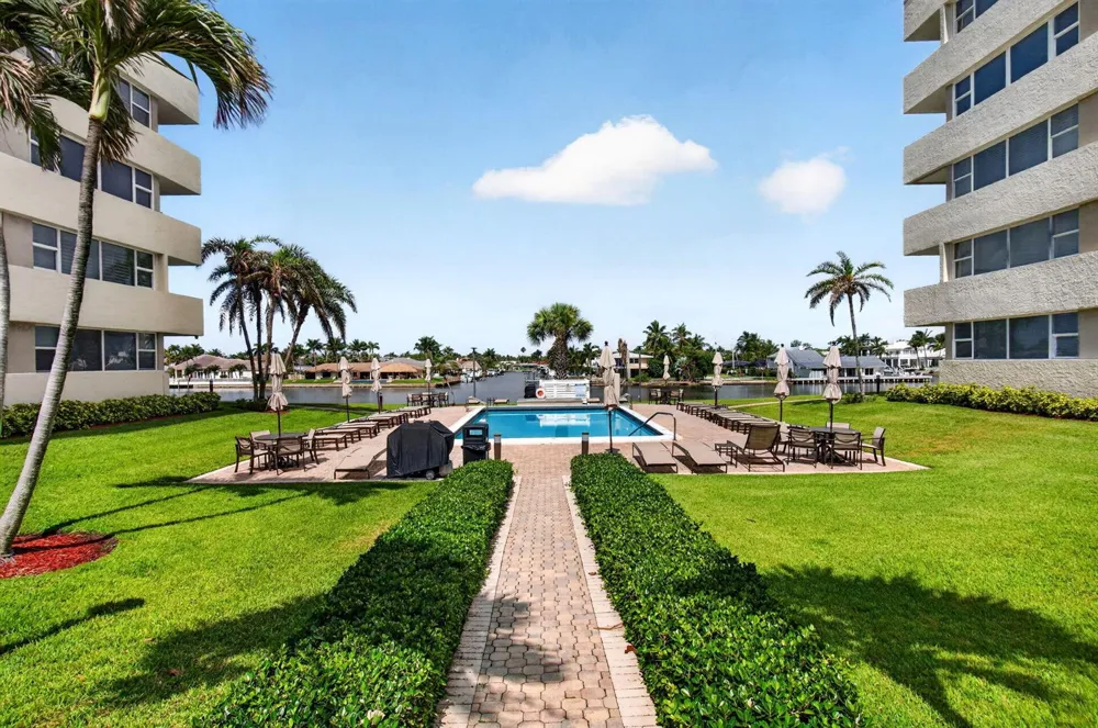 1236 Hillsboro Mile #406 Hillsboro Beach, FL 33062