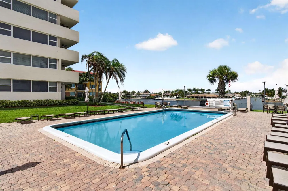 1236 Hillsboro Mile #406 Hillsboro Beach, FL 33062