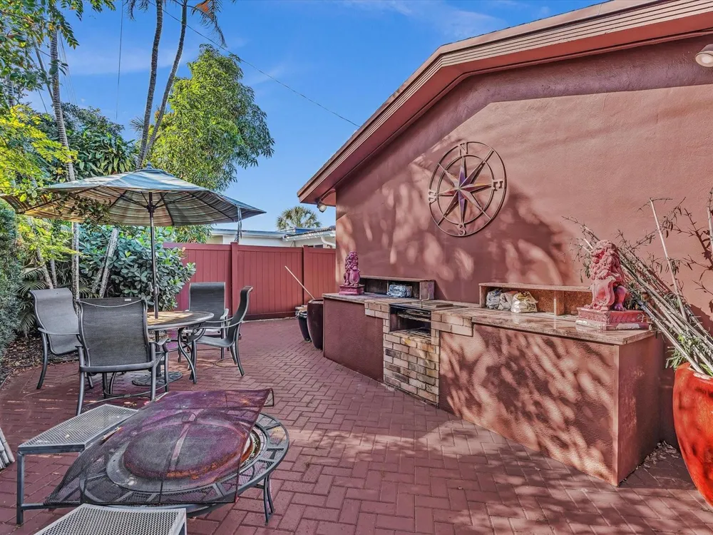 2116 NE 62nd Street Fort Lauderdale, FL 33308