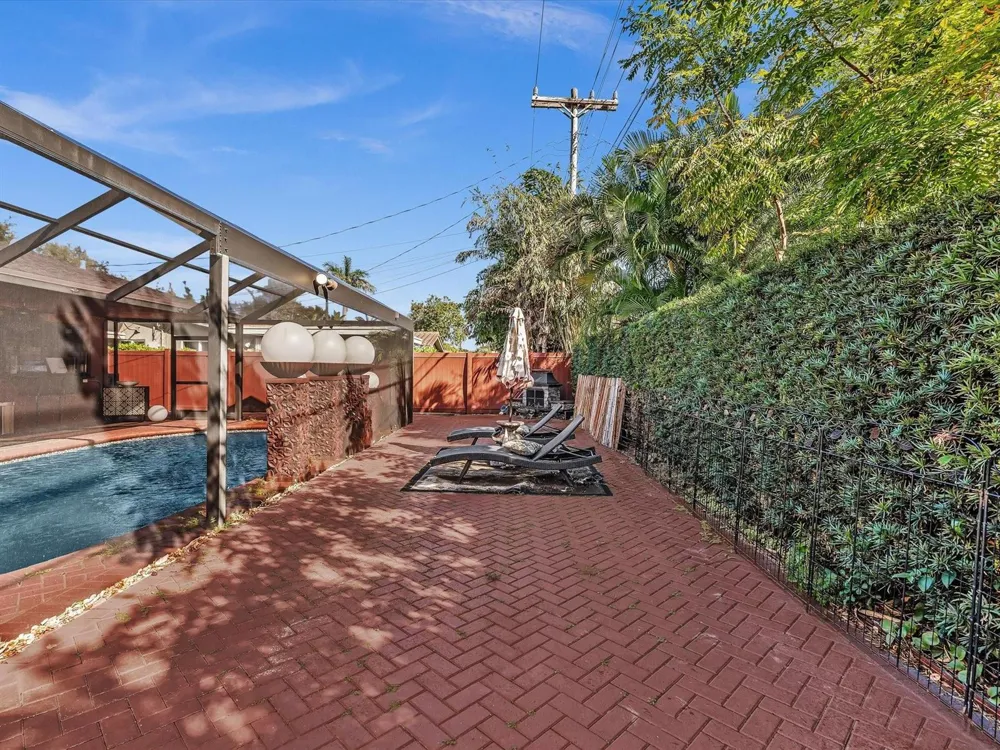 2116 NE 62nd Street Fort Lauderdale, FL 33308