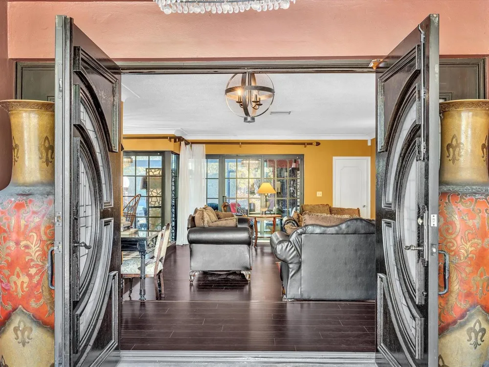 2116 NE 62nd Street Fort Lauderdale, FL 33308