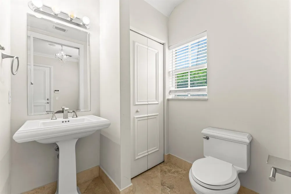 210 NE 69th Circle Boca Raton, FL 33487