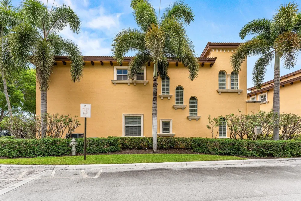 210 NE 69th Circle Boca Raton, FL 33487