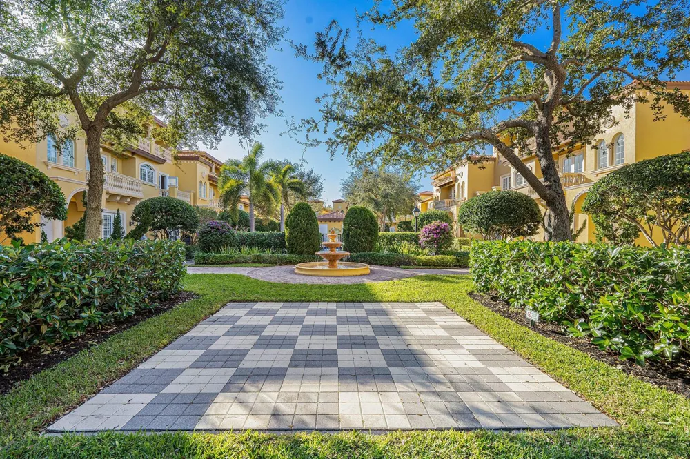 210 NE 69th Circle Boca Raton, FL 33487