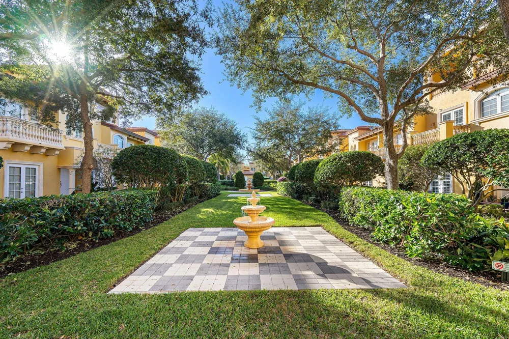210 NE 69th Circle Boca Raton, FL 33487