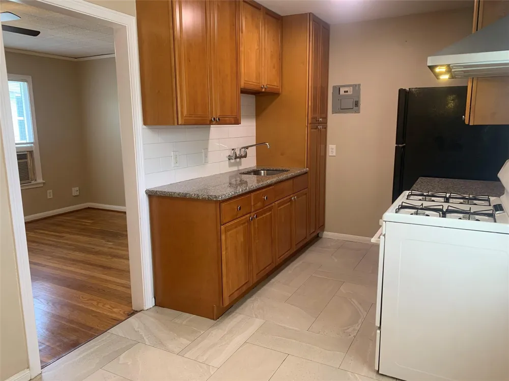 307 Avondale Street #2.5 Houston, TX 77006