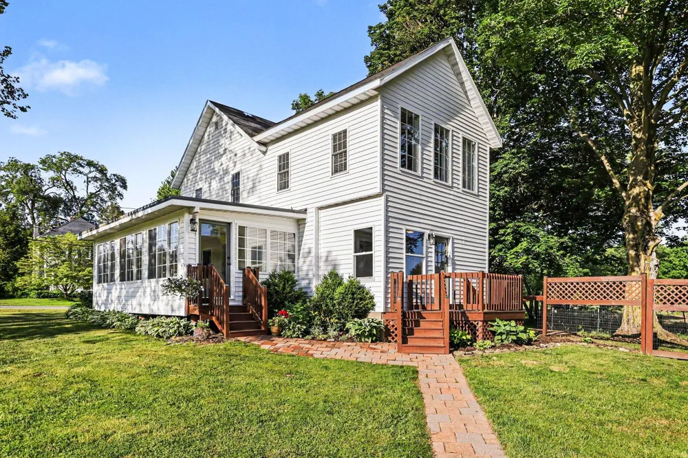 2175 E Hinchman Road Oronoko Charter Township, MI 49103