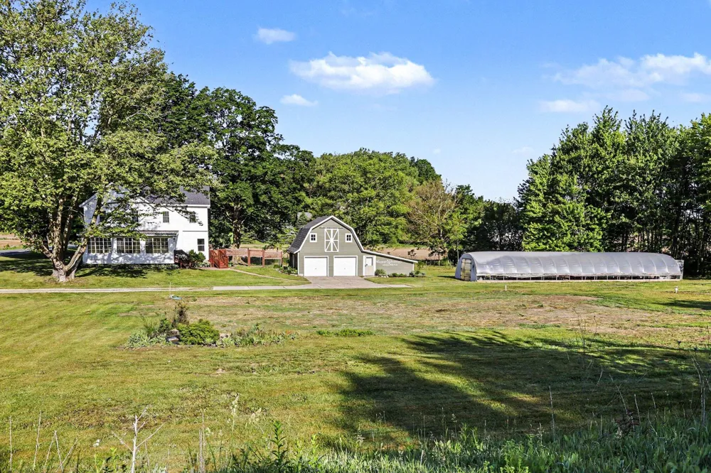 2175 E Hinchman Road Oronoko Charter Township, MI 49103