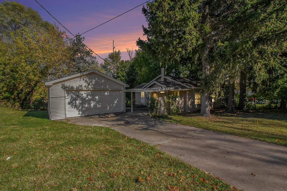 1005 E Front Street Buchanan City, MI 49107