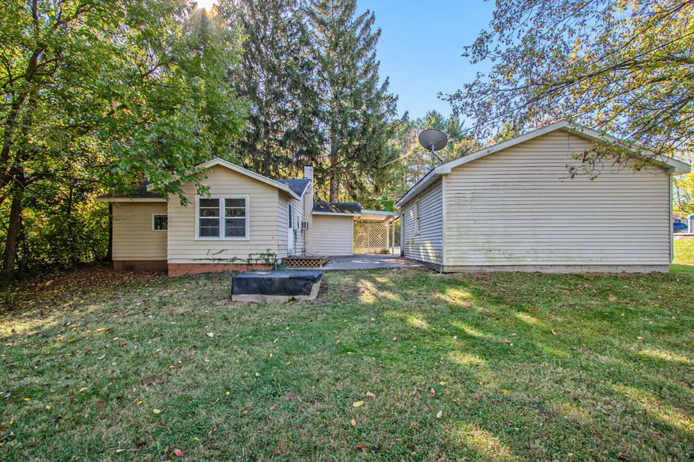 1005 E Front Street Buchanan City, MI 49107