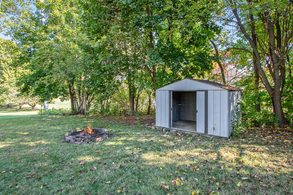 1005 E Front Street Buchanan City, MI 49107