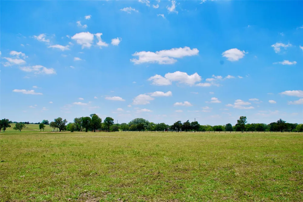 2072 Langdon Road Weimar, TX 78962