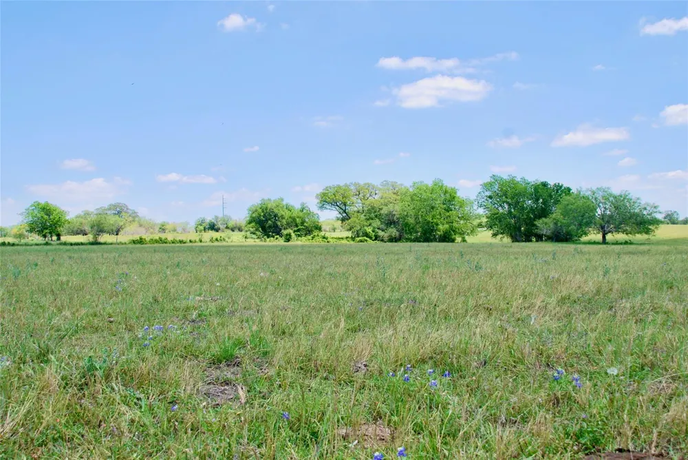 2072 Langdon Road Weimar, TX 78962